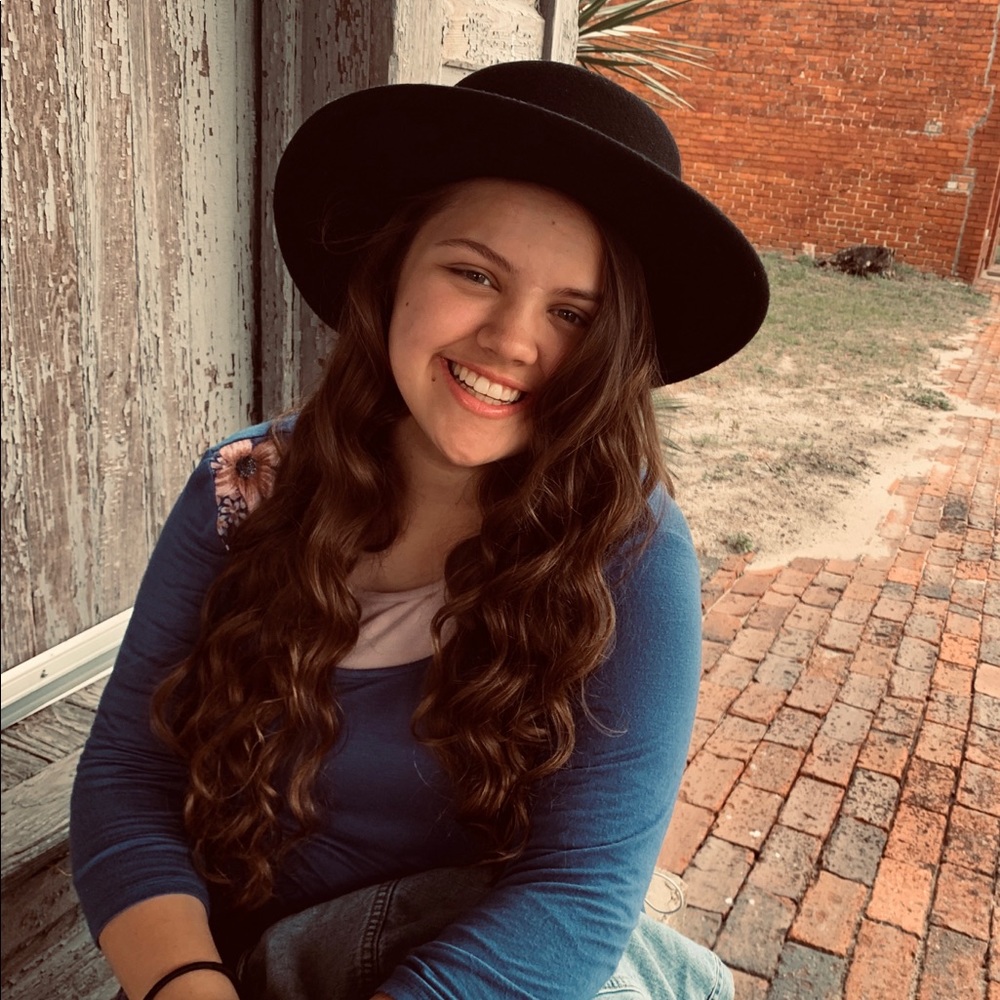 Meet your Posher, Lydia